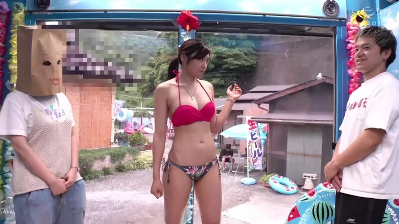 真夏のビーチ！ビキニ映えギャル限定 勝ったら賞金10万円 負けたら’待ったなし’即ハメ中出し野球拳！水着ごしに分かるエチエチおっぱいと真夏のガード緩めな膣粘膜を賭けてアウト！セーフ！ヨヨイのヨイ～♪撮って出しマジックミラー号～ゆうか編～ サンプル画像 4