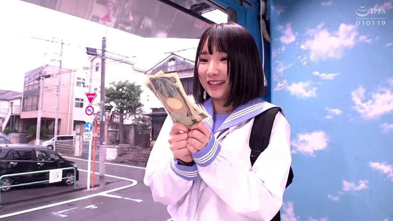 1cm1万円のギリギリディルドチャレンジ！先っちょだけのつもりが極太ディルドに性欲を刺激され思わず膣奥までズボっと挿入！そしておま○こを押し広げられる人生初の快感に発情腰ふり潮！潮！～マジックミラー号撮って出し！～ サンプル画像 1