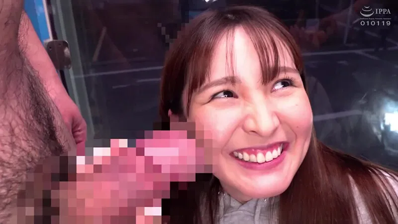 1cm1万円のギリギリディルドチャレンジ！先っちょだけのつもりが極太ディルドに性欲を刺激され思わず膣奥までズボっと挿入！そしておま○こを押し広げられる人生初の快感に発情腰ふり潮！潮！～マジックミラー号撮って出し！～ サンプル画像 12