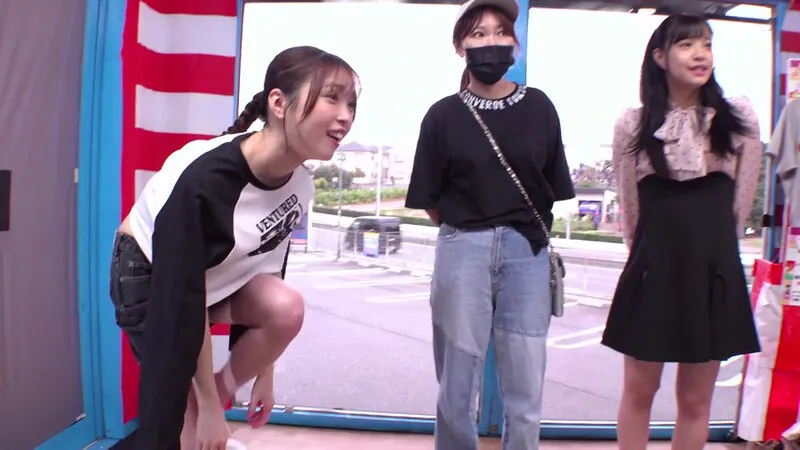 崖っぷち借金女ADがJDティッ〇ッカーと野球拳勝負in埼玉 負けたら即AVデビューor中出しSEX！経費を使い込み図太ぃマ○コパワー（ZMP）で素人娘を泣かす迄勝ちまくった女ADはカメラ前で股を開いてしまうのか？撮って出しマジックミラー号～もね編～ サンプル画像 3