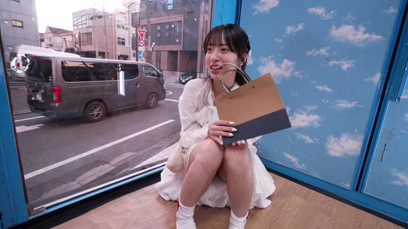 マジックミラー号ハードボイルド 街行く女子大生がハイレグの食い込みでチ〇コガード！ハイレグチンマン攻防チャレンジ！ 何度もモリマン クリ擦れでぬれぬれ羞恥！緩んだマ〇コにデカチン即挿入の罰ゲーム！！～リコちゃん編～ サンプル画像 4