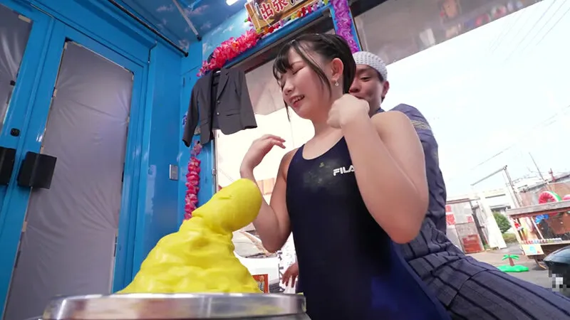 マジックミラー号ハードボイルド 女〇〇生が挑戦するパイズリ陶芸チャレンジ！敏感すぎる乳首の先っちょを粘土とオイルで刺激され未熟な体がアツーくなってしまった思春期お嬢様は初めての中イキ＆中出ししちゃうなんて！～なこ編～ サンプル画像 4