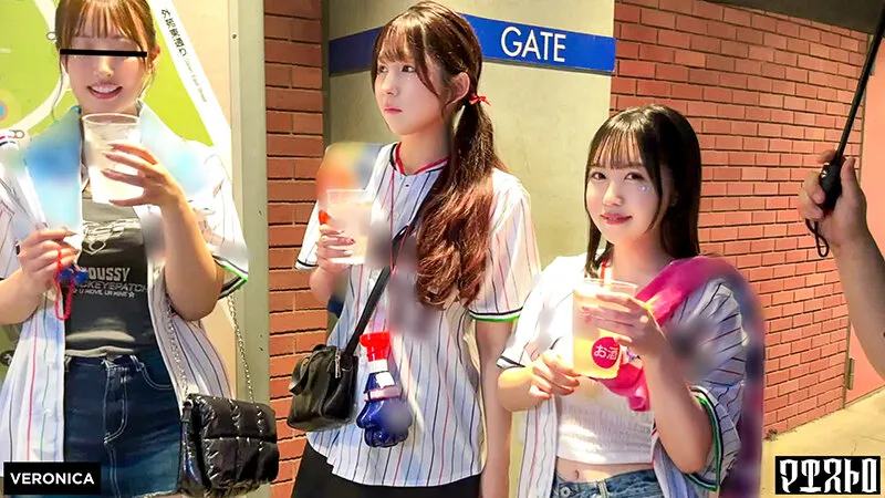 ホームラン！野球観戦美少女ファン達と自宅で秘密のナイトゲーム！【こいろ/もか/まゆ/みずき】Ver.こいろ＆もか サンプル画像 1