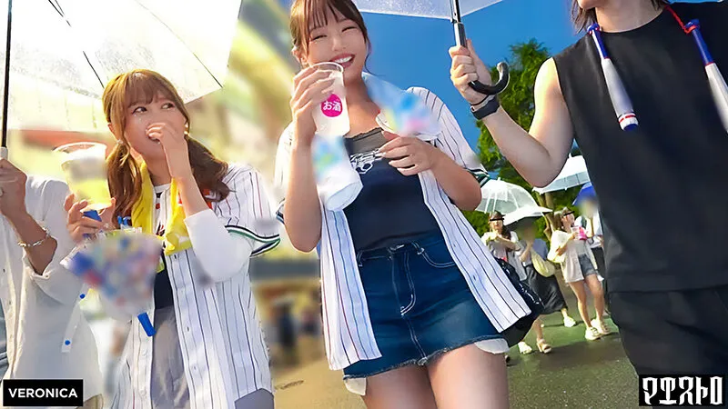 ホームラン！野球観戦美少女ファン達と自宅で秘密のナイトゲーム！【こいろ/もか/まゆ/みずき】Ver.まゆ＆みずき サンプル画像 1