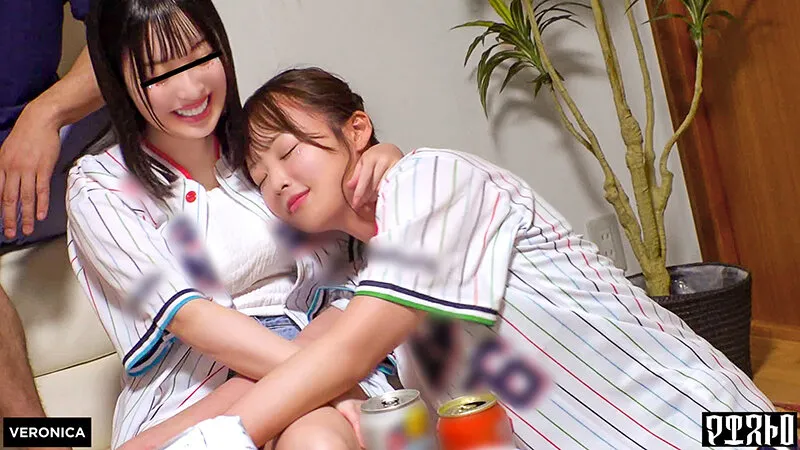 ホームラン！野球観戦美少女ファン達と自宅で秘密のナイトゲーム！【こいろ/もか/まゆ/みずき】Ver.まゆ＆みずき サンプル画像 3