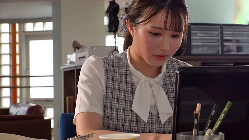 バレたらマズイ状況でこっそり吐息を漏らす 働くオンナのパンスト角オナニー サンプル画像 13