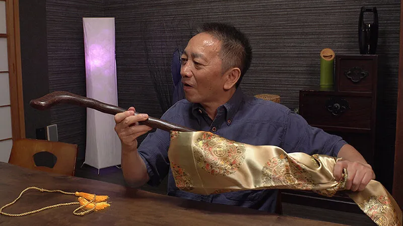 オンナを操る魔法の杖 息子たちの嫁を洗脳して寝取る変態義父の中出しライフ サンプル画像 2