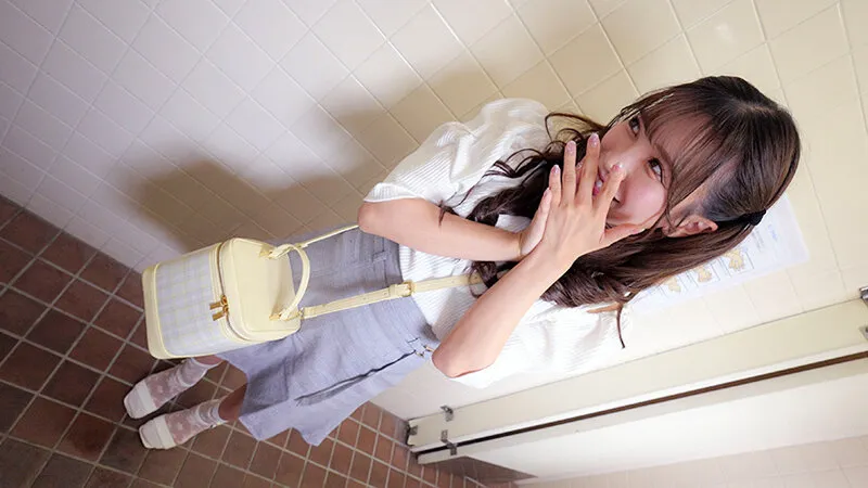 えっ！！こんな場所で！？ どこででも見せつけられるセンズリに興奮しちゃった素人娘 サンプル画像 5