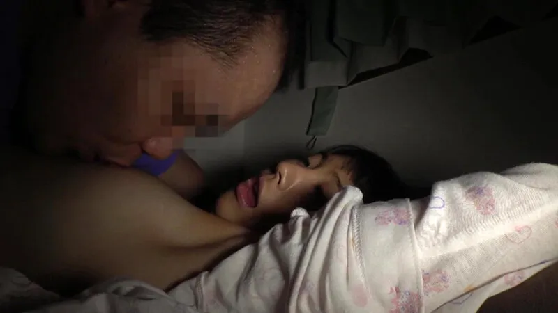 IBW厳選 日焼け跡が残る連れ子と性交4時間 サンプル画像 1