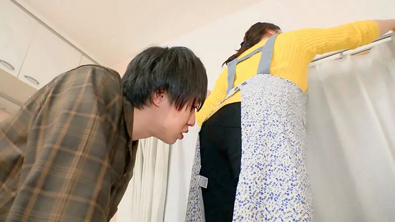 厳選！働くおばさん 職場で性交する熟女の蒸れたカラダ 配信限定BEST3 6名 サンプル画像 12