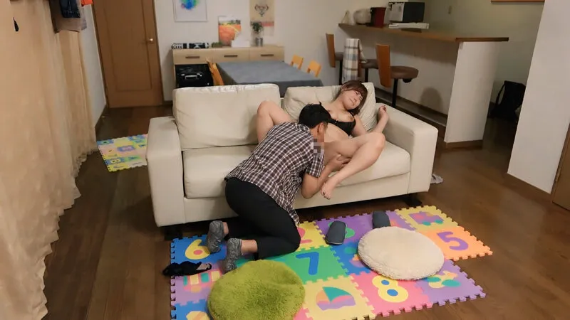 人妻自宅訪問！？声我慢性交！！夫婦・家族の憩いの場が汚される！？背徳さを感じ濡れてしまい間男の中出しまでも受けいれる人妻たち。COMPLETE BEST サンプル画像 7