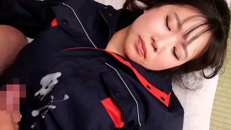 はたらく女子のベロチュー着衣SEX、フィニッシュは制服にぶっかけ！ サンプル画像 10