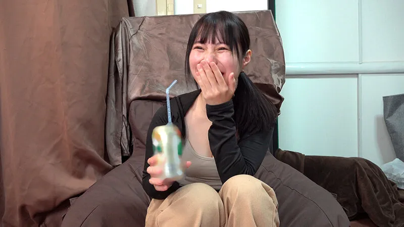 とにかく明るいハイテンション娘 爆笑した直後に寄り目オホイキ！ハメ潮ビュービュー吹かされガチ恋セックスでチ●ポ堕ち サンプル画像 1