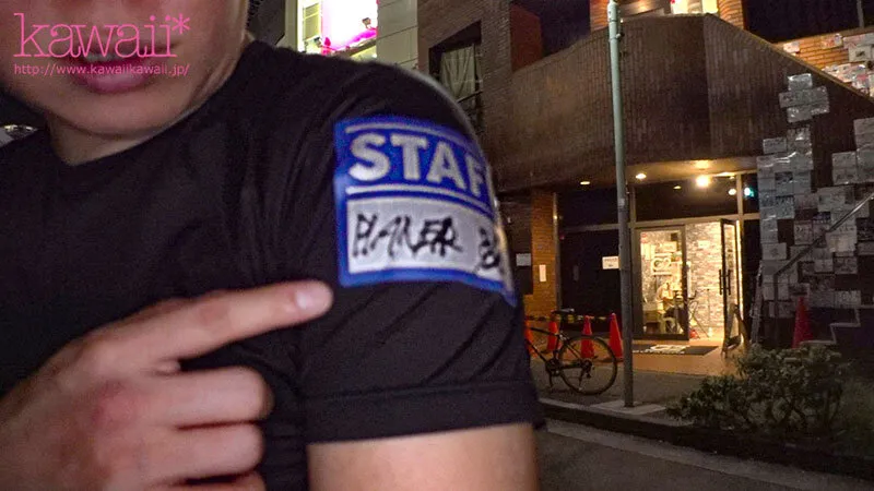 いきなり始まるAV撮影 「えっ！さすがにここはマズイです…」ズボッ！！ 現役アイドルの裏側で即ハメ3本番 西元めいさ サンプル画像 7