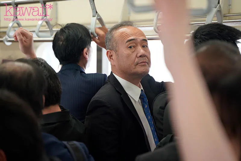 青春の象徴のような爽やか美少女（姉妹）は、義理の父親に痴●被害を受けているらしい…が、何故か通報しない…。気持ちいいって事？ 北岡果林 静河 サンプル画像 4