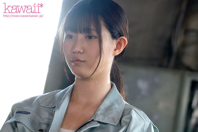 人見知りで人付き合いが苦手な女子工員と油臭い中年オヤジが帰宅困難で相部屋に… 豪雨で濡れたカラダに媚薬が染み渡りガンギマリお漏らし絶叫で朝まで中出しレ●プされた嵐の夜 谷村凪咲 サンプル画像 1