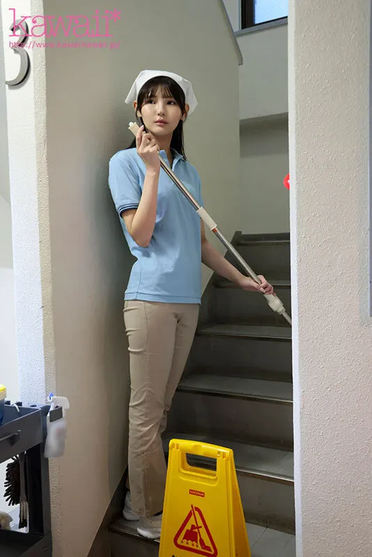 国内で最も可愛く最も全体スタイルが良いビル清掃員がAVデビュー！？クビレ54cm美巨乳 小泉楓さん（20） アダルト出演 サンプル画像 5