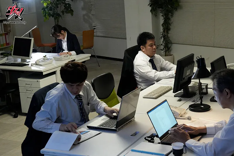 ストレスで限界超えた社畜の性処理ターゲット。狂気的ザーメン漬けで堕ちた地味OL巨乳肉便器 五日市芽依 サンプル画像 1