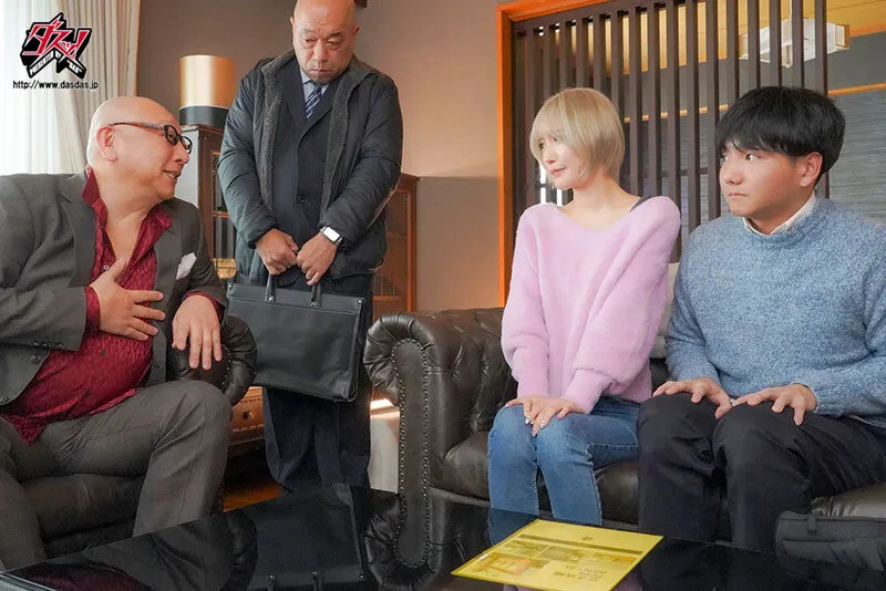 一緒に上京してきた可愛い彼女は俺のために絶倫権力おじさんに種付けセックスされていた。 百永さりな サンプル画像 1