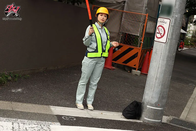 美人母娘、イタダキマス。数十年前に孕ませた女とその娘に会いに来ました。 推川ゆうり 川上しずく サンプル画像 1