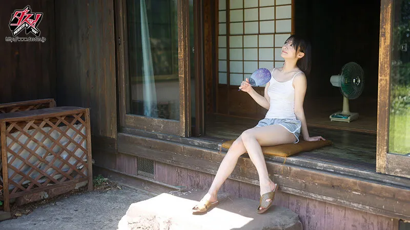 帰省先のド田舎で初恋お姉さんとの「おぼえたてH」にどハマりして1発、2発、3発と汗だくで何度も中出しした...忘れられない、夏。 東條なつ サンプル画像 2