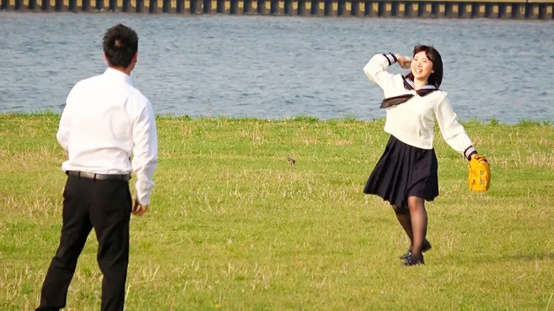 青春メモリアルSEXドキュメント ひかるちゃんAVデビュー 卒業式直後にマジックミラー便に乗った吹奏楽部の美少女女子○生の3年間応援スタンドから片思いし続けた野球部同級生との恥じらい純情SEXお見せします！ 皆月ひかる サンプル画像 11