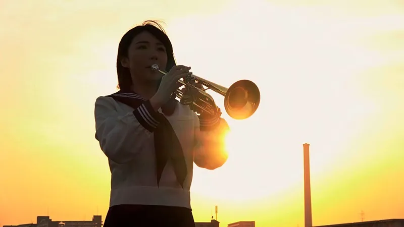 青春メモリアルSEXドキュメント ひかるちゃんAVデビュー 卒業式直後にマジックミラー便に乗った吹奏楽部の美少女女子○生の3年間応援スタンドから片思いし続けた野球部同級生との恥じらい純情SEXお見せします！ 皆月ひかる サンプル画像 12