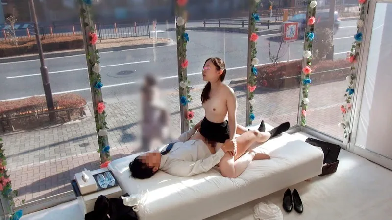 ザ・マジックミラー 顔出し！働く美女限定 街頭調査！職場の同僚同士が2人っきりの密室で初めての素股に挑戦！ 3 クリトリスとチ○ポを擦り合わせた社会人の男女は勤務中にも関わらず理性を保てず欲望のままにヌルッと挿入してしまうのか！？人生初の真正中出しスペシャル… サンプル画像 9