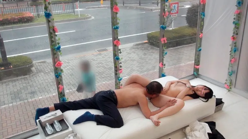 顔出しMM号 2枚組8本番！働く美女限定！ザ・マジックミラー 街頭調査！職場の同僚と日本一エロ～い車の中で2人っきり 理性と性欲どちらが勝つのか！？同じオフィスで働く男女に突然のSEX交渉！！人生初の真正中出しスペシャル！ 10 in池袋 サンプル画像 3