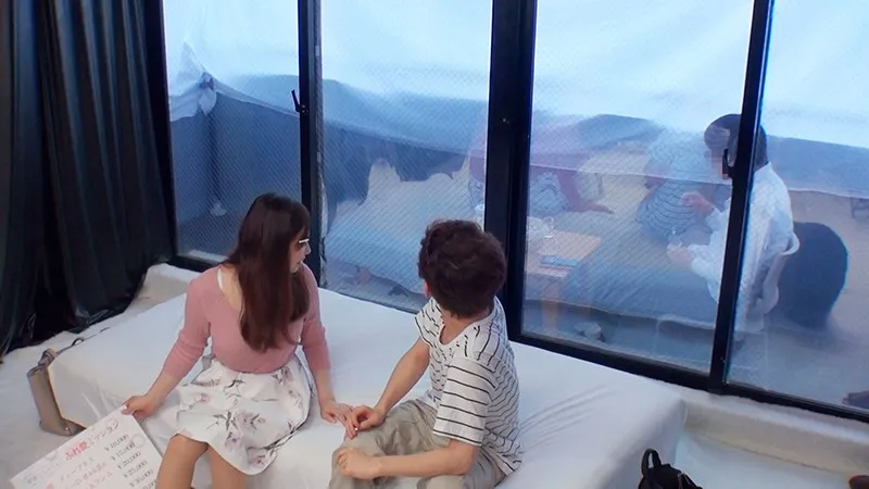 一般男女モニタリングAV 近親相姦しちゃった母子のその後まで追跡スペシャル マジックミラーの向こうには再婚したての父親！巨乳の新しいお母さんと童貞の息子が2人っきりの密室で筆おろし中出し！！…した後日談:義母と息子の何度も繰り返される父には秘密の近親相姦を…2 サンプル画像 2