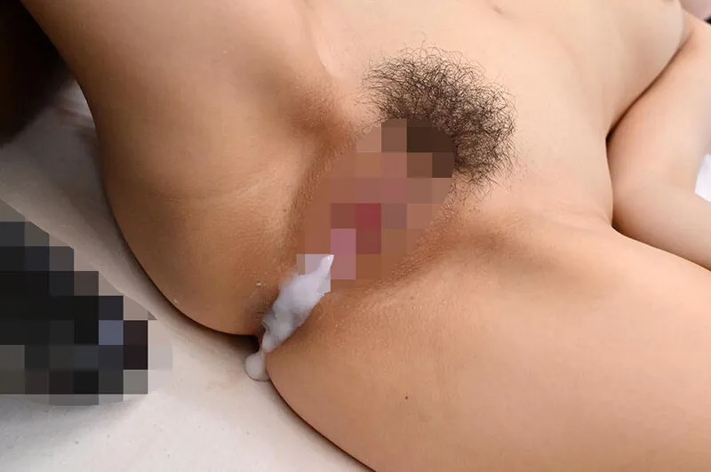 一般男女モニタリングAV×マジックミラー便コラボ企画 日本人娘が初めての海外デカチンで素股焦らされ体験！女子大生にパンティ越しの黒人ギガチ○ポ先っぽ5cm挿入！敏感なオマ○コの入り口だけをグリグリされて濡れちゃったJDオマ○コの奥までズドンと生挿入！ポルチオ… サンプル画像 11