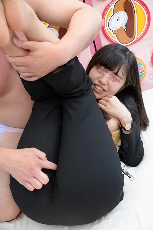 顔出し解禁！！ マジックミラー便 一流企業で働くパンツスーツのピタパン尻OL編 vol.05 8人全員SEXスペシャル！！ タイトなパンツスーツに包まれたパッツパツのむっちり尻を揉みしだかれ恥じらいながらも濡れてしまったエリートおま○こにデカチン挿入！！ サンプル画像 5