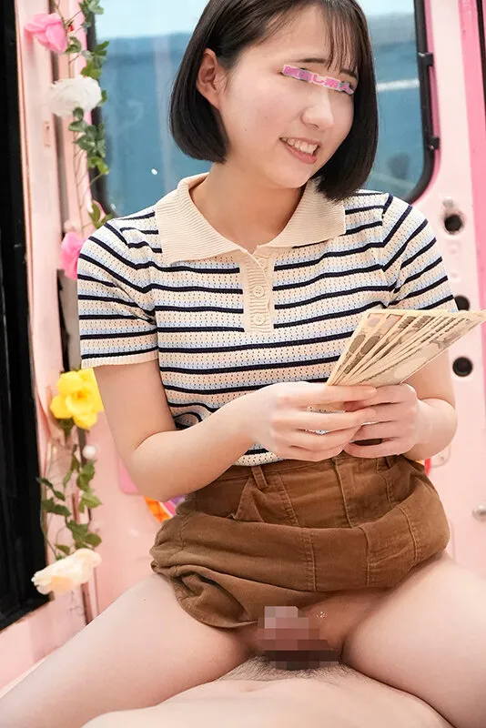 【25周年SP】顔出し解禁！！ マジックミラー便 18歳＆19歳の素人女子 生まれて初めての素股編 総勢19人全員SEXスペシャル！ギンギンに勃起したち○ぽを素人娘が赤面まんコキ！恥じらいながらも濡れてしまった10代うぶオマ○コにヌルっと挿入で激イキ絶頂！！2枚組10時間！！ サンプル画像 4