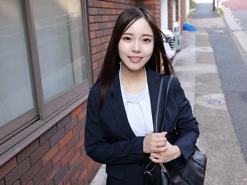 大手企業役員秘書が業務を抜け出しイキまくる！賞金100万円を懸けてイキ我慢ゲームに挑戦した美人秘書 AV男優の超絶テクに美脚震わせガチアクメ堕ち！イキ出したら止まらないエンドレス絶頂中出し性交 サンプル画像 15