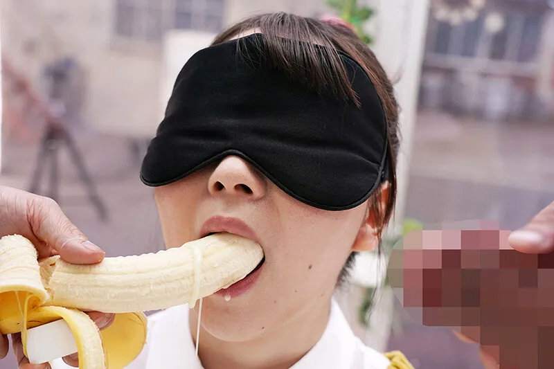 顔出しMM号 女子大生限定 ザ・マジックミラー お口の中身はなんだろな？こっそり出されたデカチンをじ～っくり舐め回して無意識に濡れちゃった女子大生はオマ○コ生挿入でイキまくり！ サンプル画像 3