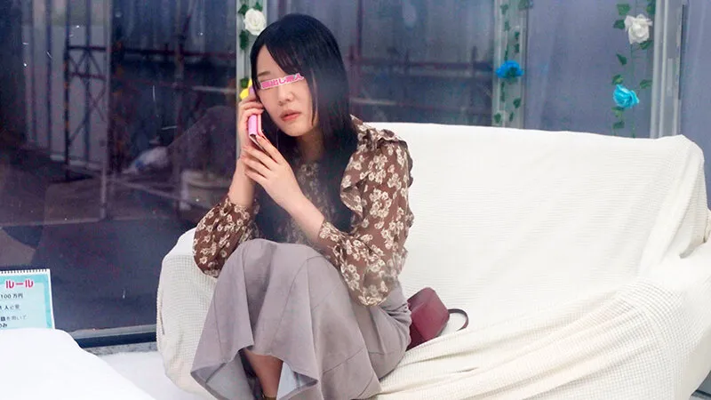 MM号からの脱出 素人娘の友情数珠つなぎ企画 清楚な人妻編 ママ友SPECIAL 友達を30分以内に電話で呼び出し‘身代わり’にして密室から脱出せよ！制限時間を過ぎたらデカチン即ハメ！ 3 イってもやめない激ピストンで友達が来るまで生中出しは終わらない inザ・マジック… サンプル画像 2