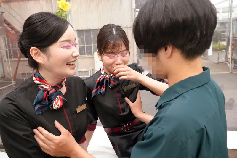 顔出しMM号 身長170cm以上限定 ザ・マジックミラー 美脚キャビンアテンダント2人組が初めての逆3P童貞筆おろし！悶える童貞くんに痴女心が芽生えた高身長CAたちのチ○ポ奪いあいハーレム3P！黒パンストオマ○コで精子を搾り取る連続W生中出し！ サンプル画像 2