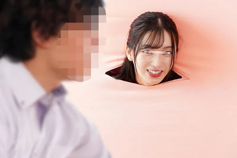 一般男女モニタリングAV 顔は旦那/カラダはNTR！2 何も知らない夫の目の前で壁穴から顔だけ出した人妻がバレないようにデカチンSEXで連続中出し！ サンプル画像 4