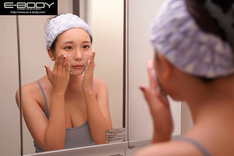 残業中に大雨で帰れなくなり世話焼きな同僚宅に泊まることに… 濡れた美巨乳と無防備なパジャマ姿に興奮した僕は嫁がいるのに朝まで何度も不倫中出し 莉々はるか サンプル画像 8