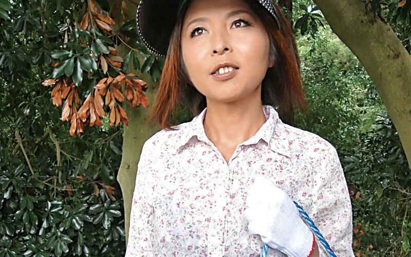 地方の熟女は欲求不満！全国おばさんナンパ4時間 サンプル画像 1