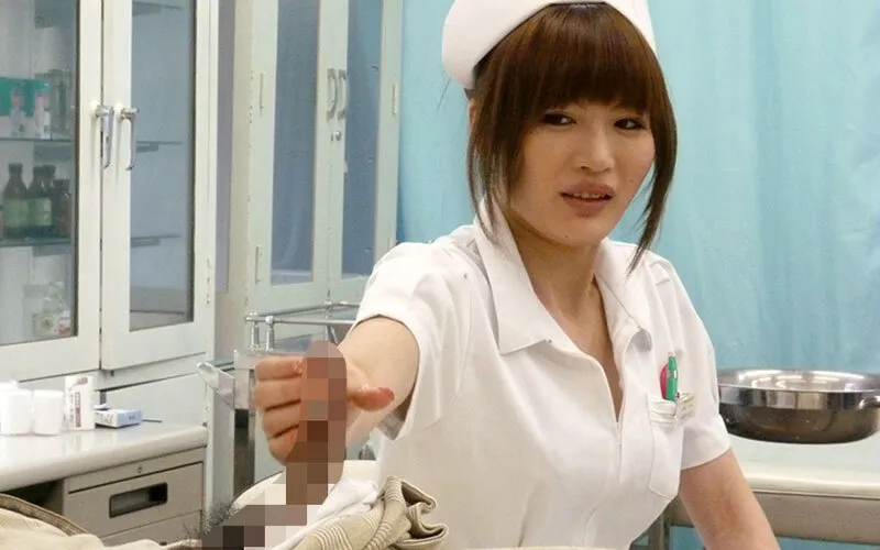 病院でナースのムチムチおばさんに勃起チ○ポを露出したら…4時間 サンプル画像 10