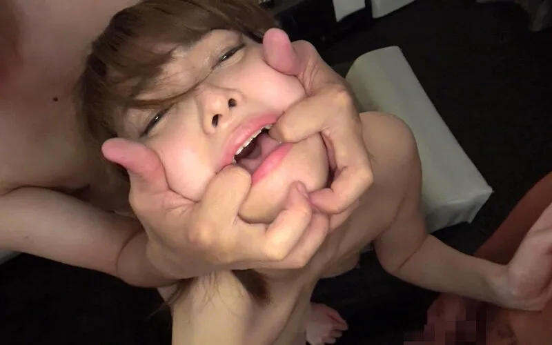 辱められた貧乳娘 BEST 18名12時間 サンプル画像 4