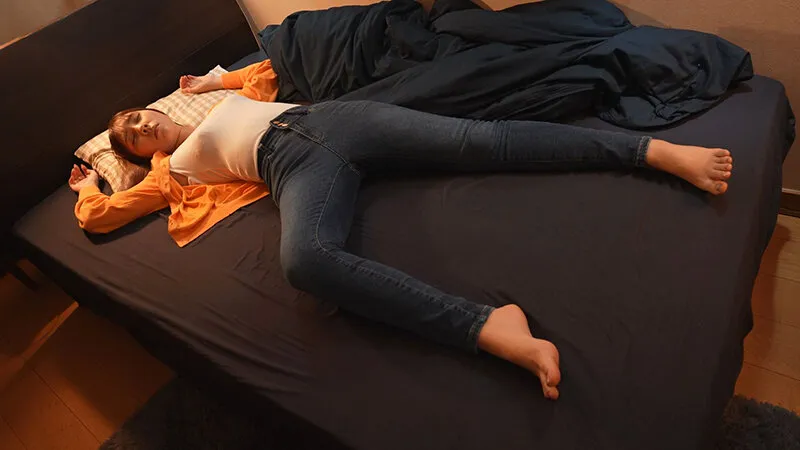 スレンダー美人のパイパン膣に中出しN.Tさん（27）婚活アプリホテル連れ込みすい●ん姦 サンプル画像 1