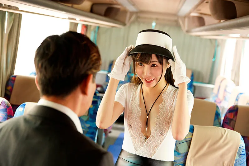 カラダを張って客をもてなす淫乱バスガイドと生ハメバスツアー サンプル画像 10