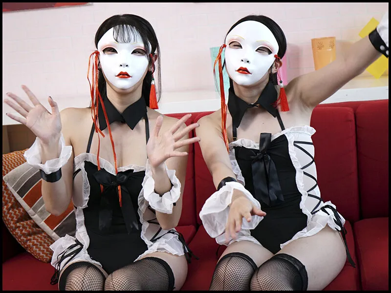 私たちは、イカれたファンから媚薬漬けにされてどっちにも入れ放題のアヘ顔姉妹オナホに成り下がりました…。 皆月ひかる/小野坂ゆいか サンプル画像 1