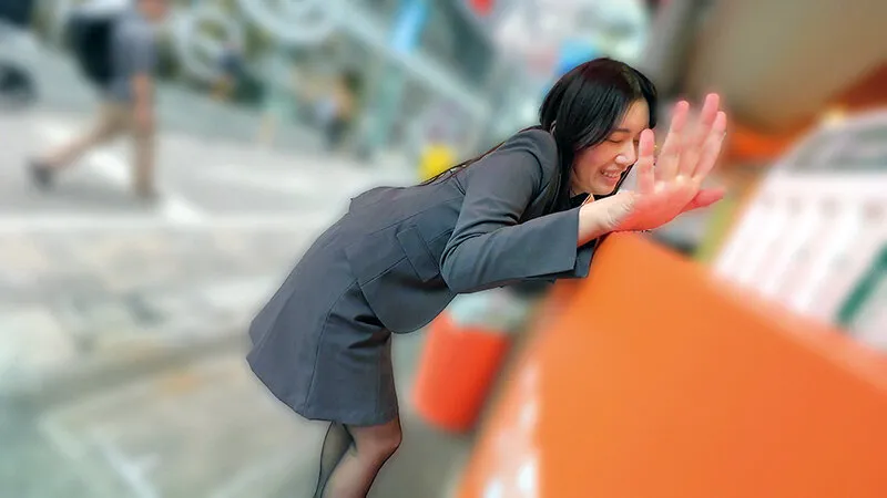 素人美少女とリモコンバイブお散歩9ー黒パンストOL編ー「もう我慢できません…//」人ごみの中、黒パンスト美脚ガクブル震わせイキまくってしまうOLたち！人生初の羞恥プレイでまさかのエロスイッチオン！車移動中も大胆カーオナニー！最後はホテルで心行くまで生セックス！ サンプル画像 3