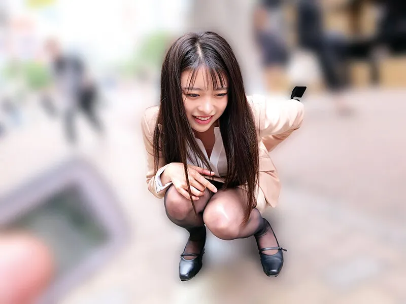 素人美少女とリモコンバイブお散歩10-黒パンストOL編-「もう我慢できません…//」人ごみの中、黒パンスト美脚ガクブル震わせイキまくってしまうOLたち！人生初の羞恥プレイでまさかのエロスイッチオン！車移動中も大胆カーオナニー！最後はホテルで心行くまで生セックス！ サンプル画像 11