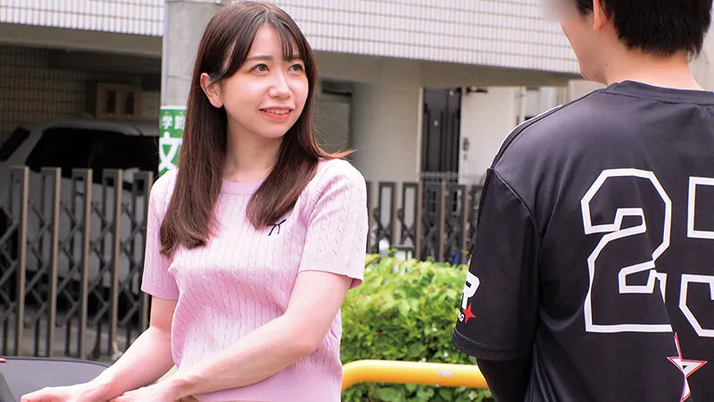 ベビーカーを押す産後処女の素人奥様のピタパン尻にデカチン即ハメ！ご無沙汰マ○コにデカチン無理やりねじ込み強引にイカせる高速ピストン口説きSEXに連続絶頂！「あなた許して‥」そのまま子宮の奥を激突きされ連続生中出し！ サンプル画像 6