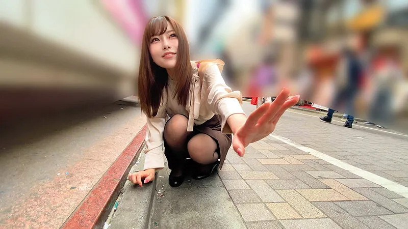 素人美少女とリモコンバイブお散歩11-黒パンストキャリアウーマン編-「もう我慢できません…//」人ごみの中、黒パンスト美脚ガクブル震わせイキまくってしまうOLたち！人生初の羞恥プレイでまさかのエロスイッチオン！車移動中も大胆カーオナニー！最後はホテルで… サンプル画像 3