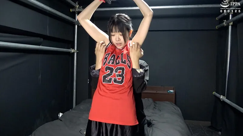 「【くすぐり】バスケユニフォームの柚乃ちゃんをバンザイ拘束でくすぐりまくり！」わかしラボWAKA-082 牧河柚乃 3 サンプル画像 4
